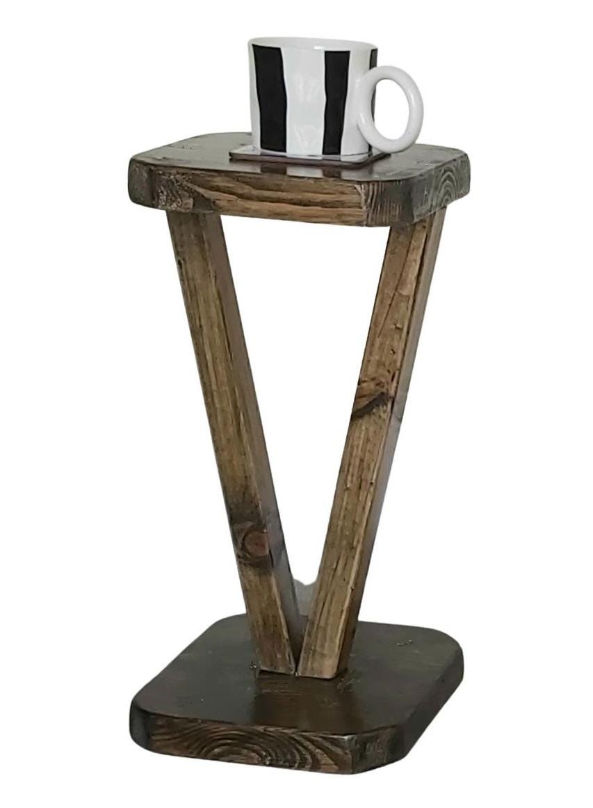 FARNSFIELD Drinks Table